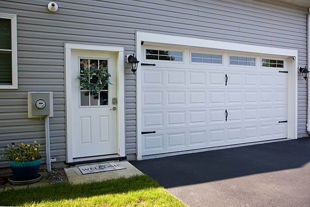 24/7 Emergency Garage Door Panel Replacement experts in Liberty, PA